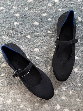 Rothy’s Black Mary Jane Knit Flats with Blue Trim size 6 euc